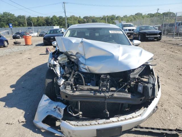 1VWGT7A30HC001325 - 2017 VOLKSWAGEN PASSAT SE SILVER photo 5