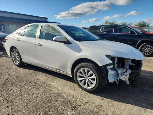 4T1BF1FK2FU986280 - 2015 TOYOTA CAMRY LE WHITE photo 4