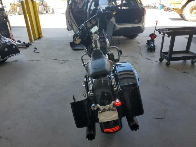 1HD1KBC18KB684574 - 2019 HARLEY-DAVIDSON FLHX BLACK photo 4