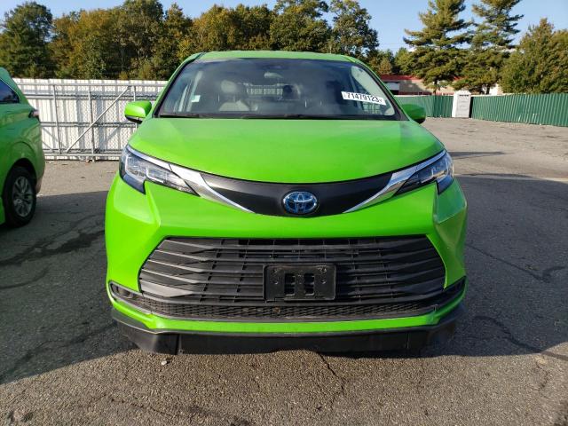 5TDKSKFC4MS030699 - 2021 TOYOTA SIENNA LE GREEN photo 5