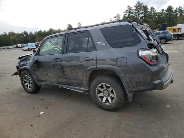 JTEBU5JR0K5631159 - 2019 TOYOTA 4RUNNER SR5 GRAY photo 2