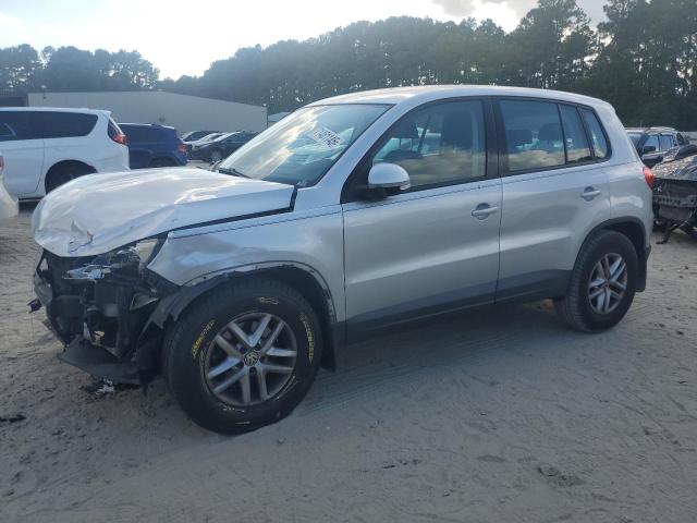 2011 VOLKSWAGEN TIGUAN S, null