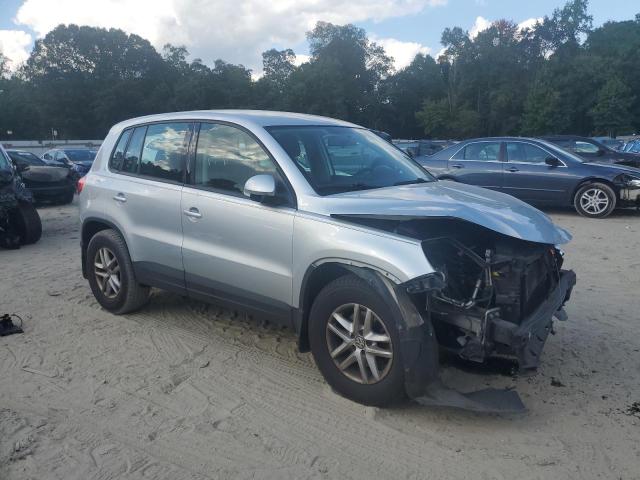 WVGAV7AX3BW558740 - 2011 VOLKSWAGEN TIGUAN S Gümüş foto 4