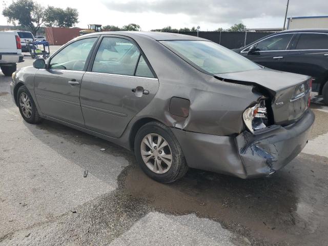 4T1BF32K14U573961 - 2004 TOYOTA CAMRY LE GRAY photo 2