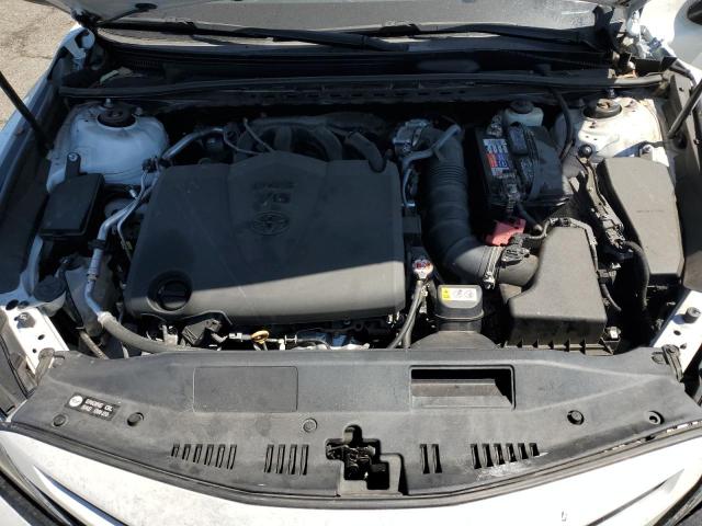 4T1BZ1HK7JU010492 - 2018 TOYOTA CAMRY XSE WHITE photo 11