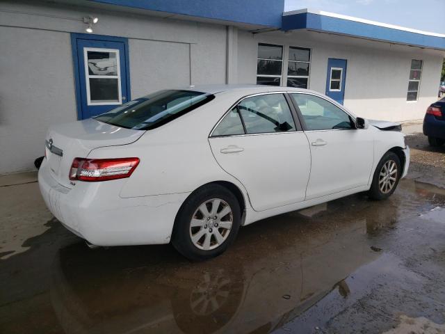 4T1BF3EK3AU537602 - 2010 TOYOTA CAMRY BASE WHITE photo 3