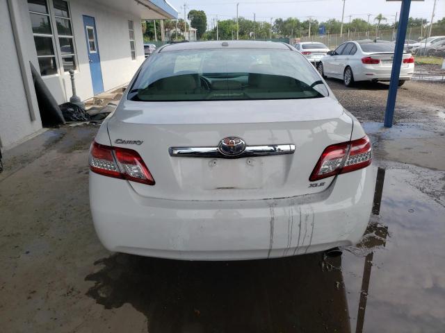4T1BF3EK3AU537602 - 2010 TOYOTA CAMRY BASE WHITE photo 6