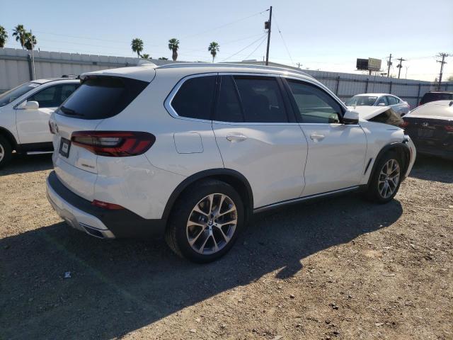 5UXCR4C09N9K77401 - 2022 BMW X5 SDRIVE 40I WHITE photo 3