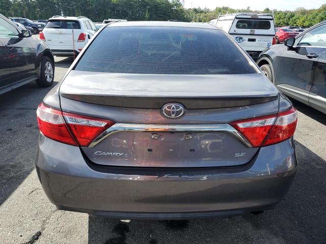 4T1BF1FK3HU454104 - 2017 TOYOTA CAMRY LE 灰色 照片 6
