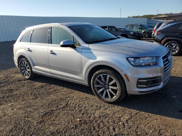 WA1VAAF79HD011364 - 2017 AUDI Q7 PRESTIGE SILVER photo 4