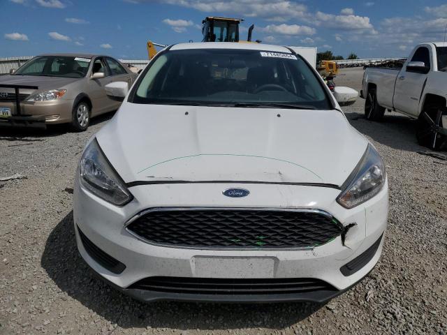 1FADP3K26FL375935 - 2015 FORD FOCUS SE WHITE photo 5