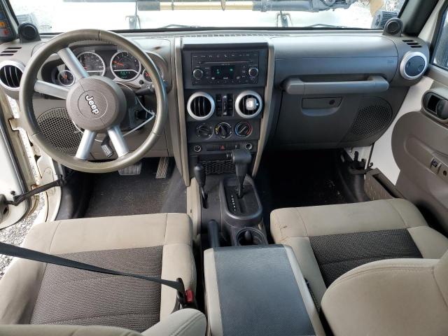1J4BA5H14AL186457 - 2010 JEEP WRANGLER U SAHARA თეთრი ფოტო 8