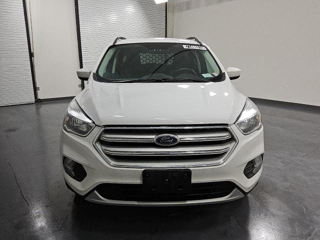 1FMCU0GD1JUC88255 - 2018 FORD ESCAPE SE თეთრი ფოტო 5