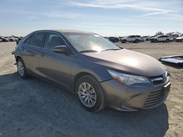 4T1BF1FK8HU636526 - 2017 TOYOTA CAMRY LE GRAY photo 4