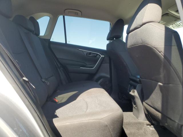 2T3H1RFV4NC194110 - 2022 TOYOTA RAV4 LE SILVER photo 11