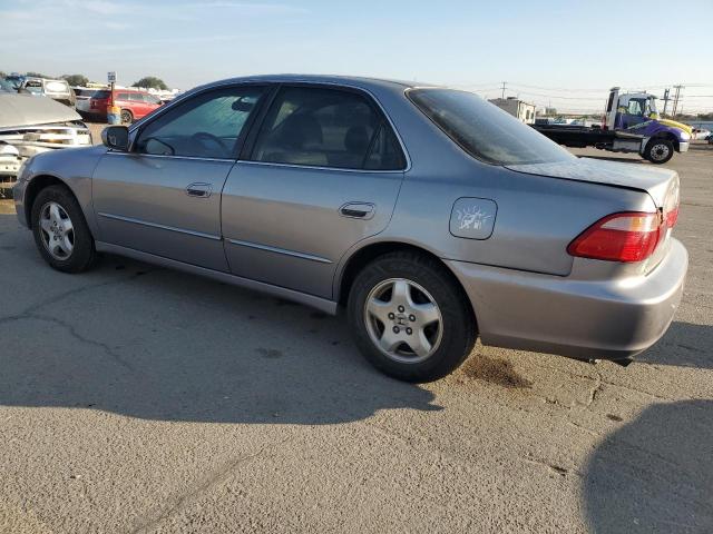 1HGCG1655YA097723 - 2000 HONDA ACCORD EX SILVER photo 2