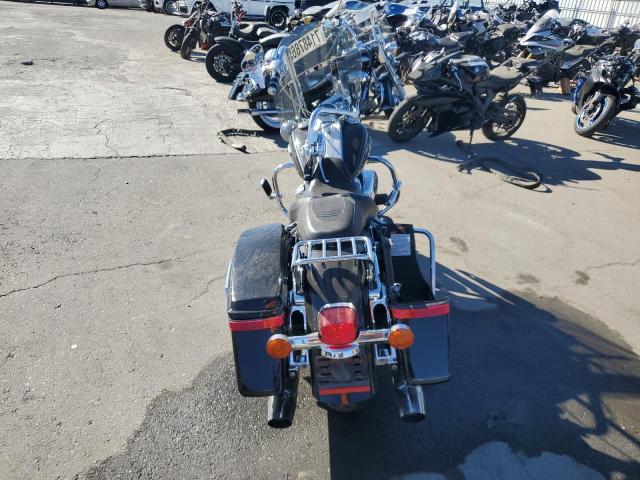 1HD1FBC17HB649344 - 2017 HARLEY-DAVIDSON FLHR ROAD KING BLACK photo 4