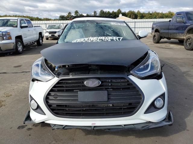 KMHTC6AE7GU300375 - 2016 HYUNDAI VELOSTER TURBO WHITE photo 5