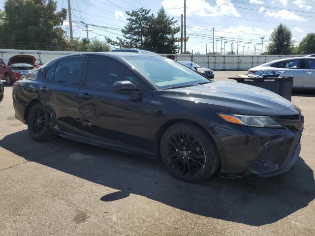 4T1B11HK5JU075574 - 2018 TOYOTA CAMRY L BLACK photo 4