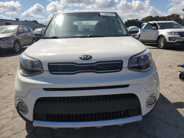 KNDJP3A55J7626941 - 2018 KIA SOUL + WHITE photo 5