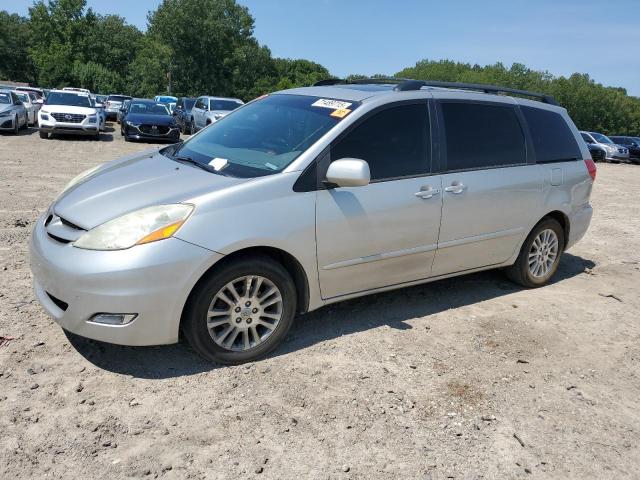 2010 TOYOTA SIENNA XLE, 