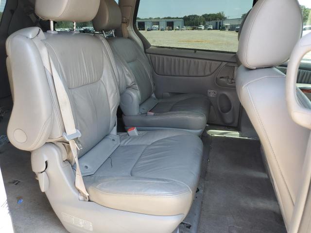 5TDYK4CC5AS312789 - 2010 TOYOTA SIENNA XLE SILVER photo 11