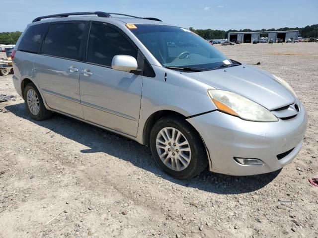 5TDYK4CC5AS312789 - 2010 TOYOTA SIENNA XLE SILVER photo 4
