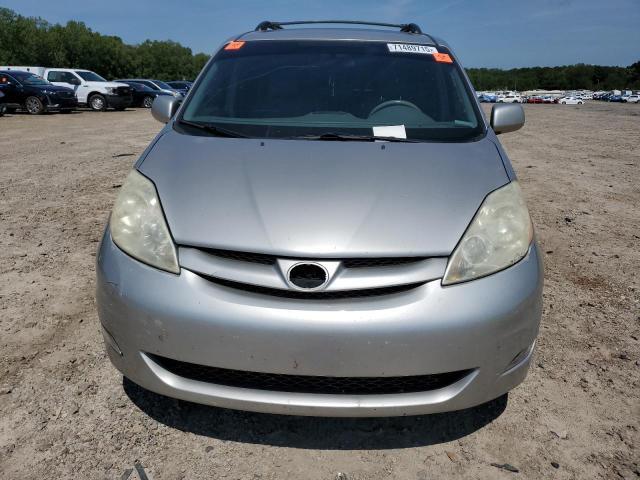 5TDYK4CC5AS312789 - 2010 TOYOTA SIENNA XLE SILVER photo 5