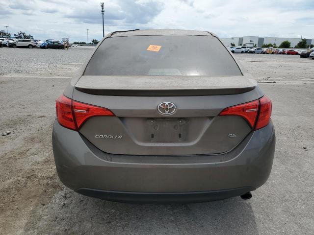 5YFBURHE2HP619461 - 2017 TOYOTA COROLLA L GRAY photo 6