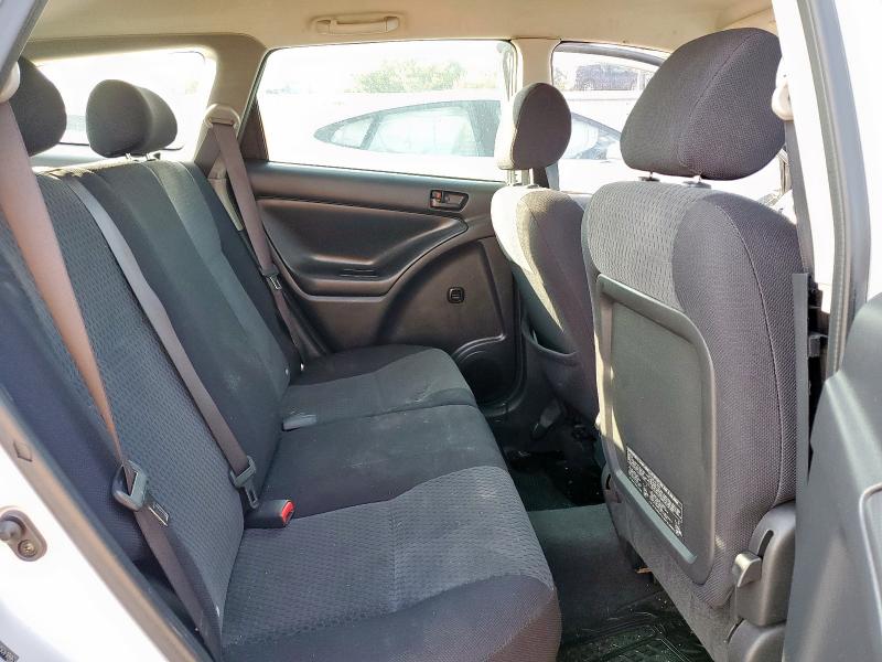 2T1KR32EX5C418863 - 2005 TOYOTA COROLLA MATRIX XR SILVER photo 11