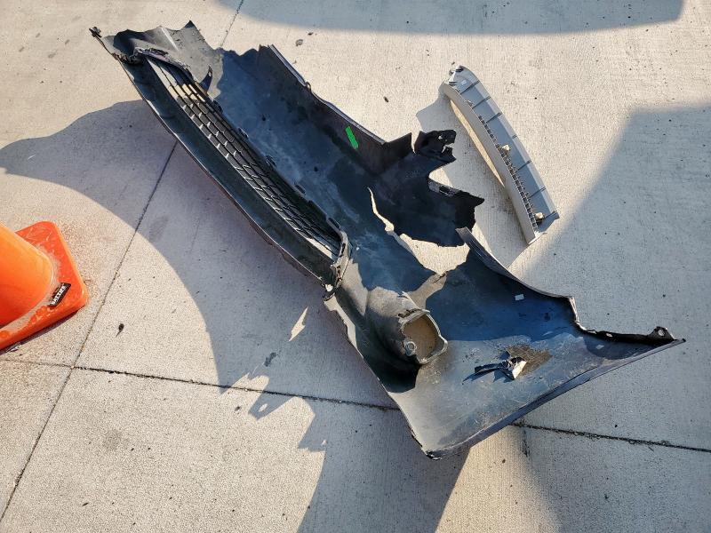 2T1KR32EX5C418863 - 2005 TOYOTA COROLLA MATRIX XR SILVER photo 13