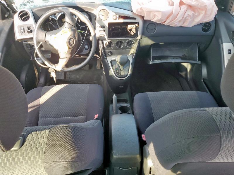 2T1KR32EX5C418863 - 2005 TOYOTA COROLLA MATRIX XR SILVER photo 8