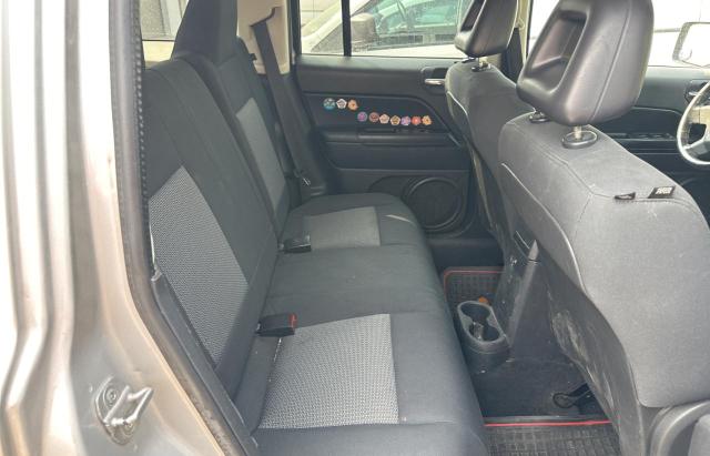 1J8FT28B39D203658 - 2009 JEEP PATRIOT SPORT SILVER photo 6