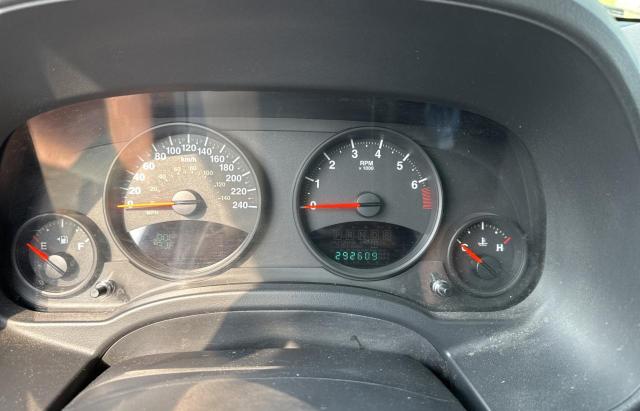 1J8FT28B39D203658 - 2009 JEEP PATRIOT SPORT SILVER photo 8