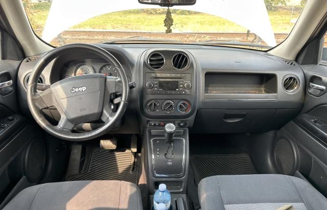 1J8FT28B39D203658 - 2009 JEEP PATRIOT SPORT SILVER photo 9