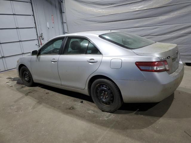 4T4BF3EK7BR174583 - 2011 TOYOTA CAMRY BASE SILVER photo 2