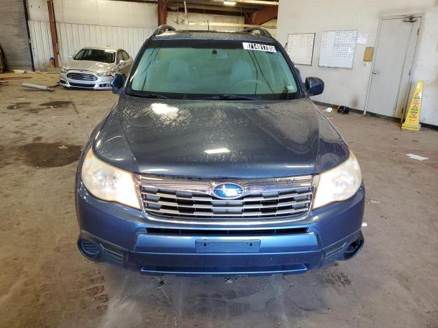 JF2SH6CC2AG900838 - 2010 SUBARU FORESTER 2.5X PREMIUM BLUE photo 5