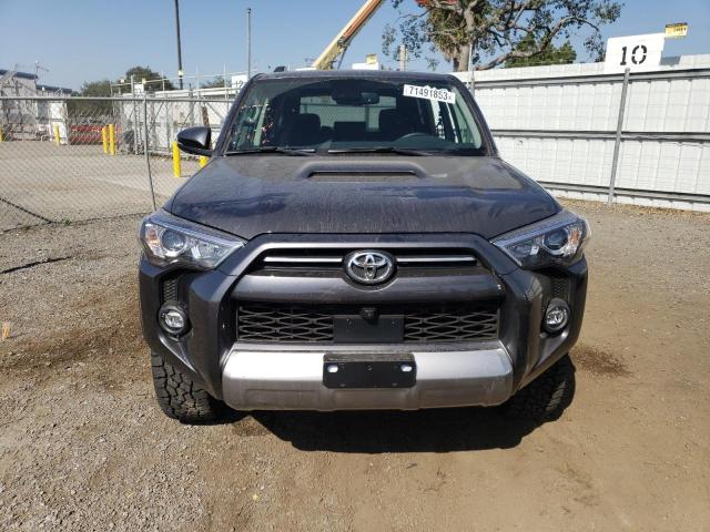 JTERU5JR0P6158105 - 2023 TOYOTA 4RUNNER SE GRAY photo 5