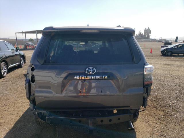 JTERU5JR0P6158105 - 2023 TOYOTA 4RUNNER SE GRAY photo 6