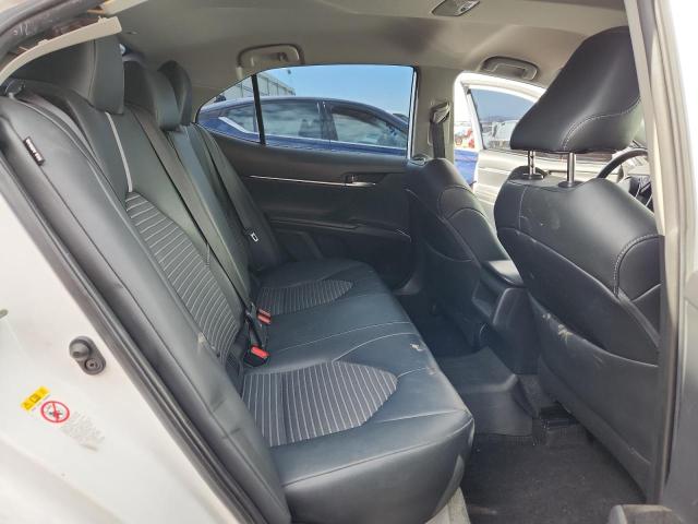 4T1B11HK4KU214689 - 2019 TOYOTA CAMRY L WHITE photo 10