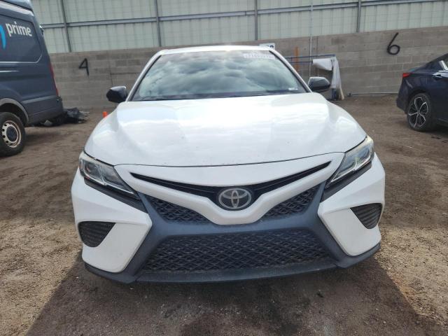 4T1B11HK4KU214689 - 2019 TOYOTA CAMRY L WHITE photo 5