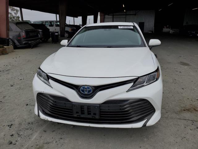 4T1B31HK3KU516131 - 2019 TOYOTA CAMRY LE WHITE photo 5