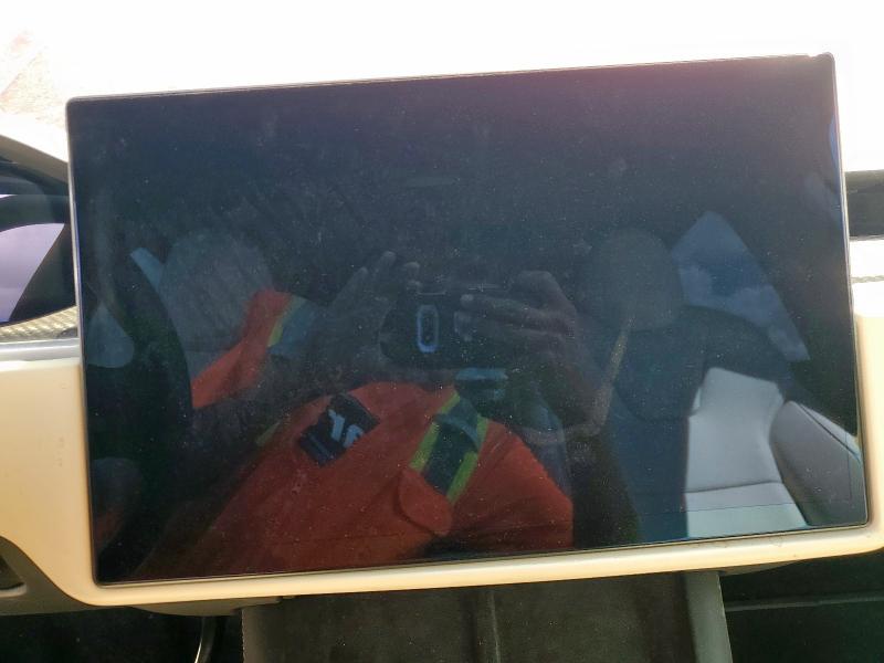 7SAXCBE63PF423345 - 2023 TESLA MODEL X 勃艮第红 照片 9