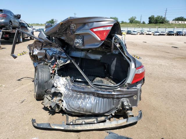 4T1BF1FK2HU328381 - 2017 TOYOTA CAMRY LE GRAY photo 6