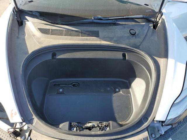 5YJ3E1EA1LF738286 - 2020 TESLA MODEL 3 Weiß Foto 11