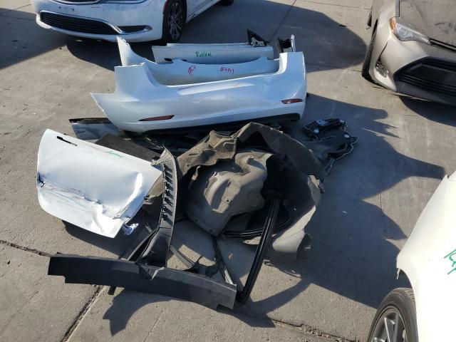 5YJ3E1EA1LF738286 - 2020 TESLA MODEL 3 Weiß Foto 12