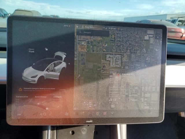 5YJ3E1EA1LF738286 - 2020 TESLA MODEL 3 Weiß Foto 9