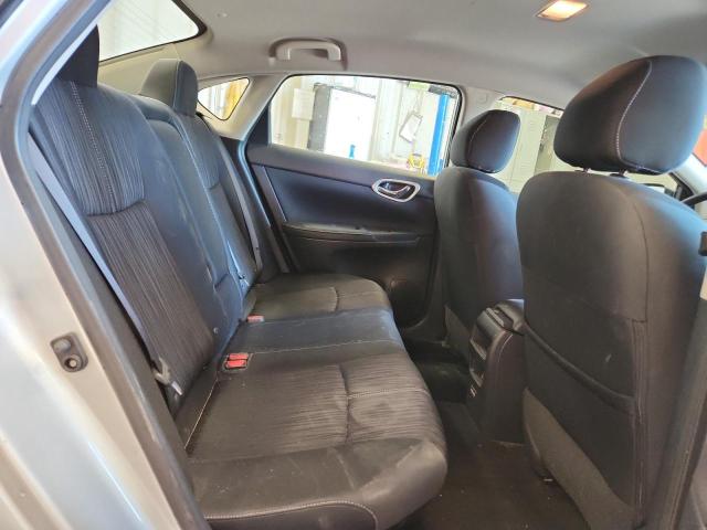 3N1AB7AP9JL633994 - 2018 NISSAN SENTRA S 银色 照片 10