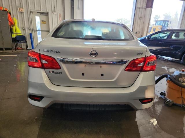 3N1AB7AP9JL633994 - 2018 NISSAN SENTRA S 银色 照片 6