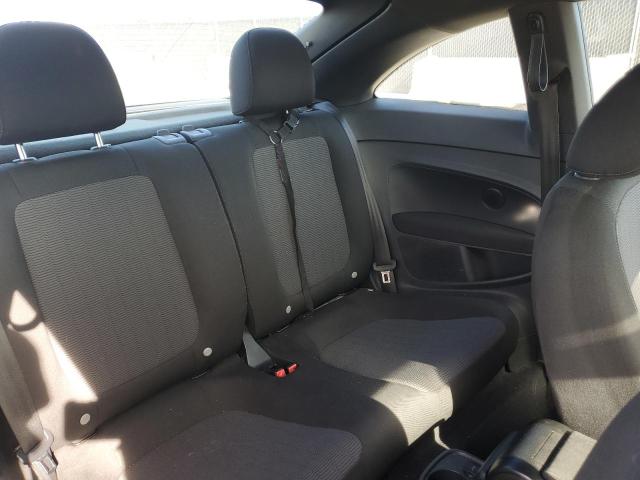 3VWF17AT1EM638638 - 2014 VOLKSWAGEN BEETLE SILVER photo 10